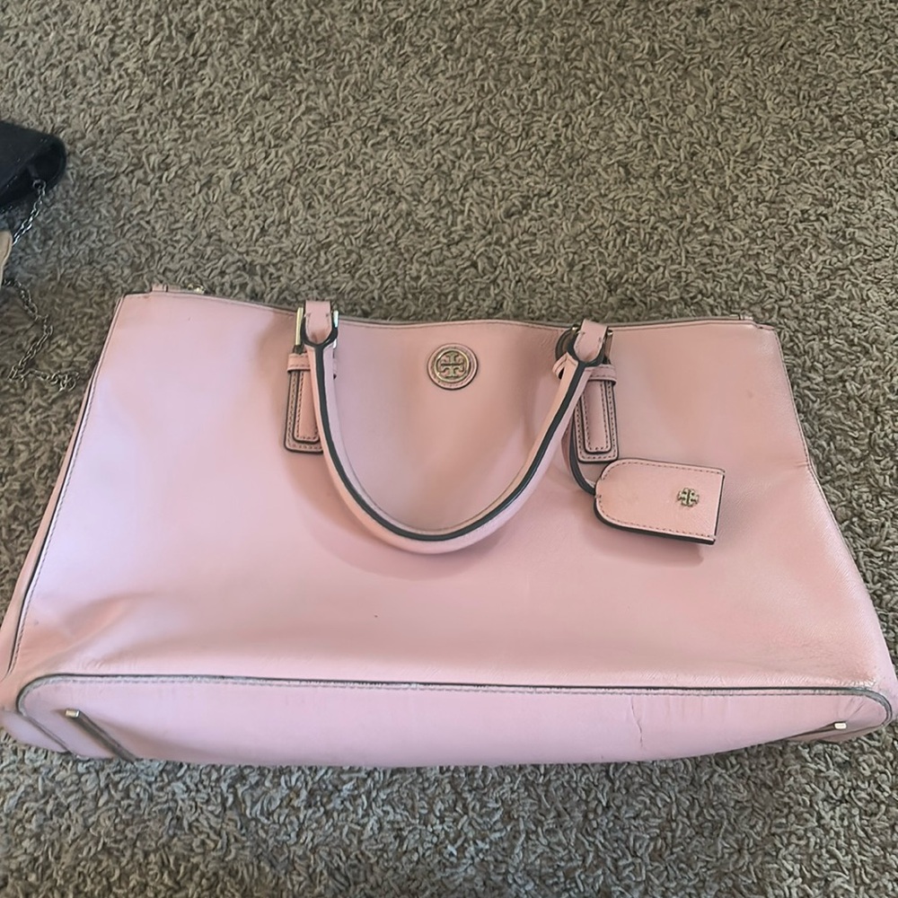 Super cute Tory birch pink vintage bag